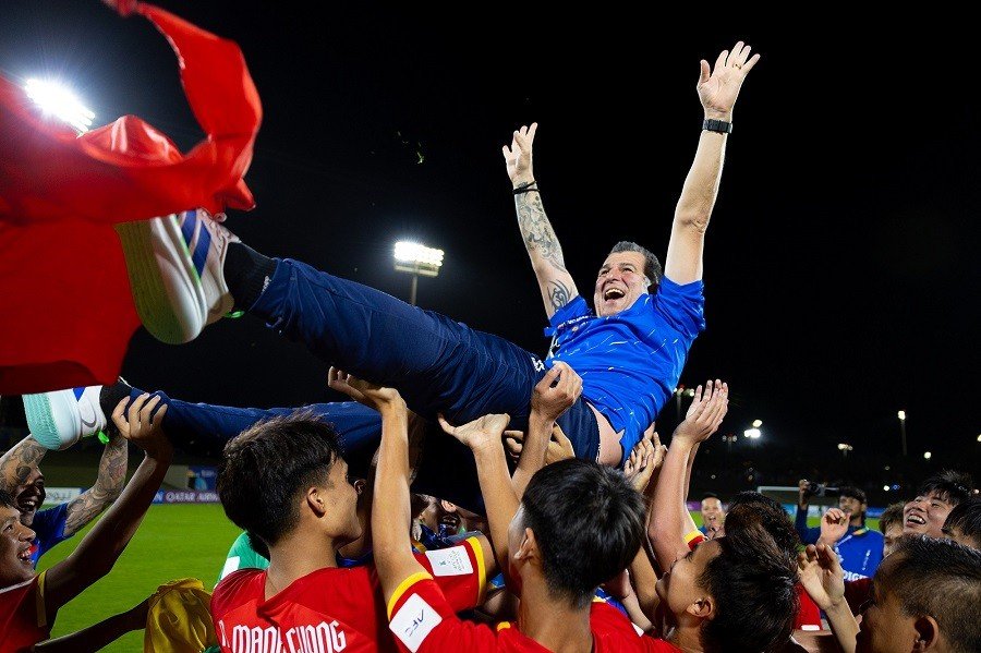 14-1778729610-u17-viet-nam-du-world-cup-va-dau-an-tham-lang-cua-bau-hien
