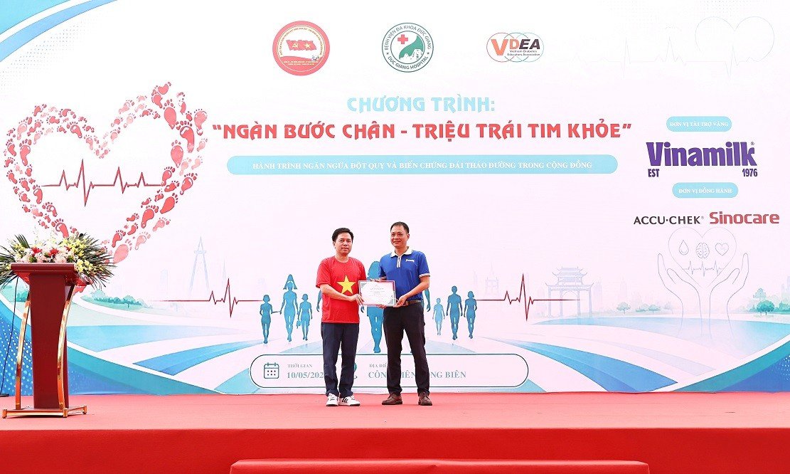 14-1778730471-vinamilk-sure-lan-toa-loi-song-khoa-hoc-tu-dinh-duong-den-van-dong