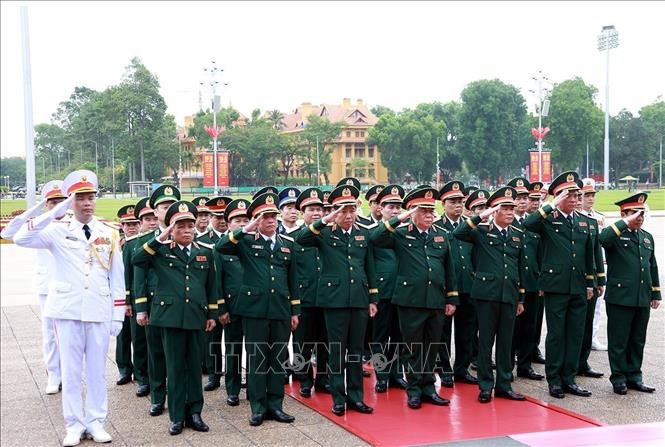 19-1779158426-lanh-dao-dang-nha-nuoc-vao-lang-vieng-chu-tich-ho-chi-minh