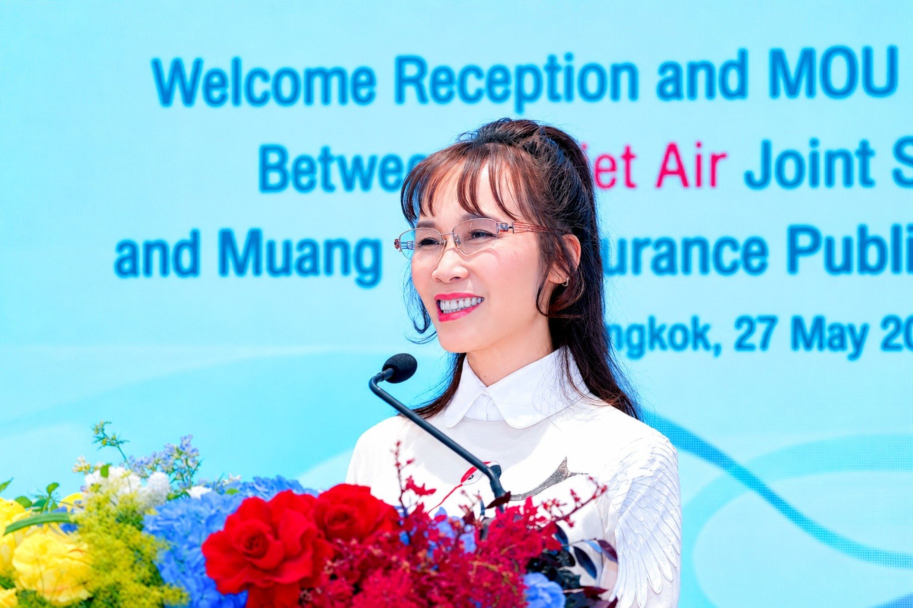 28-1779952071-madam-pang-va-tien-si-nguyen-thi-phuong-thao-dong-hanh-vi-bong-da-va-tinh-huu-nghi-viet-nam-thai-lan