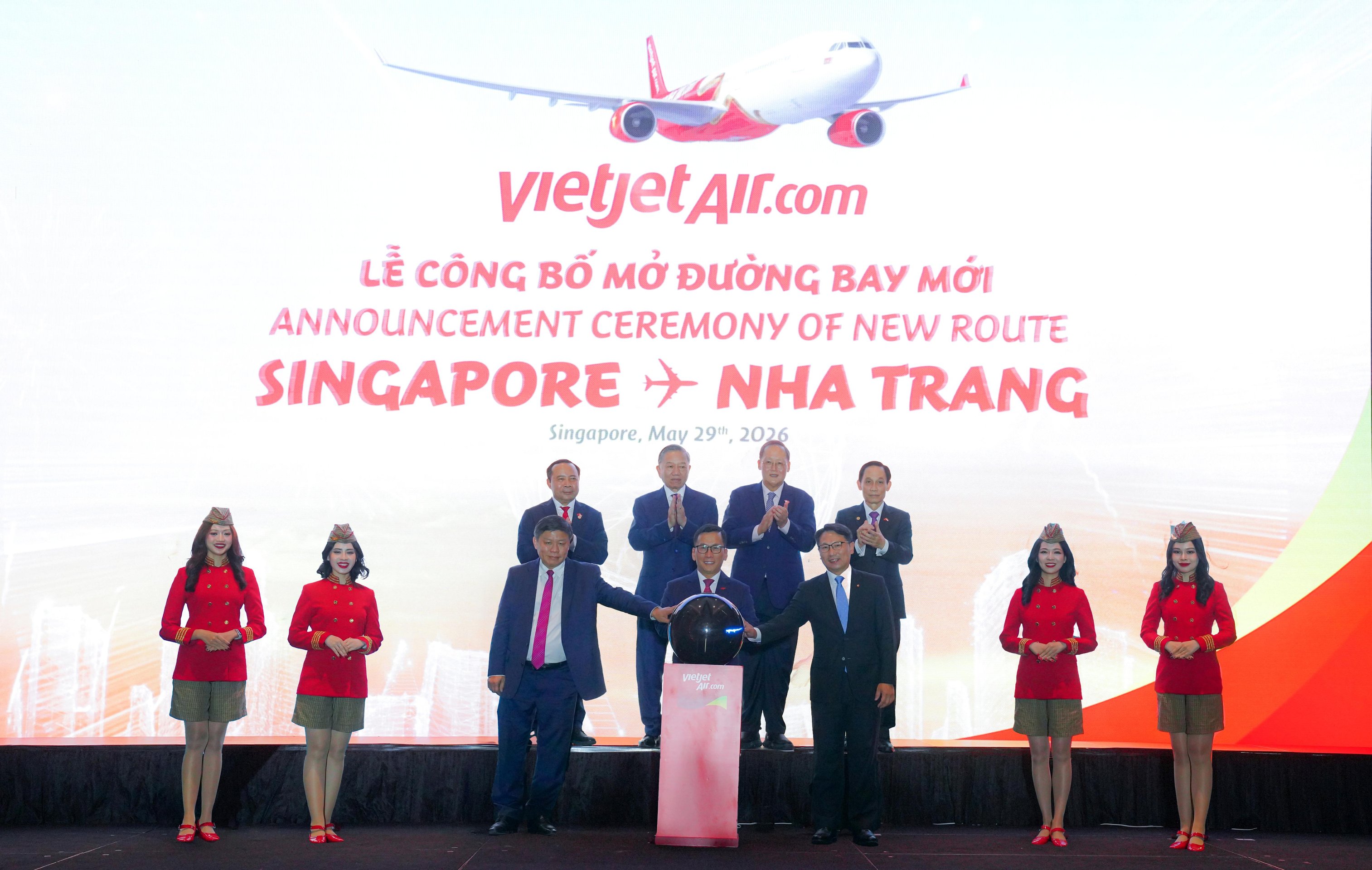 01-1780273128-vietjet-mo-duong-bay-nha-trang-singapore-truoc-su-chung-kien-cua-tong-bi-thu-chu-tich-nuoc-to-lam