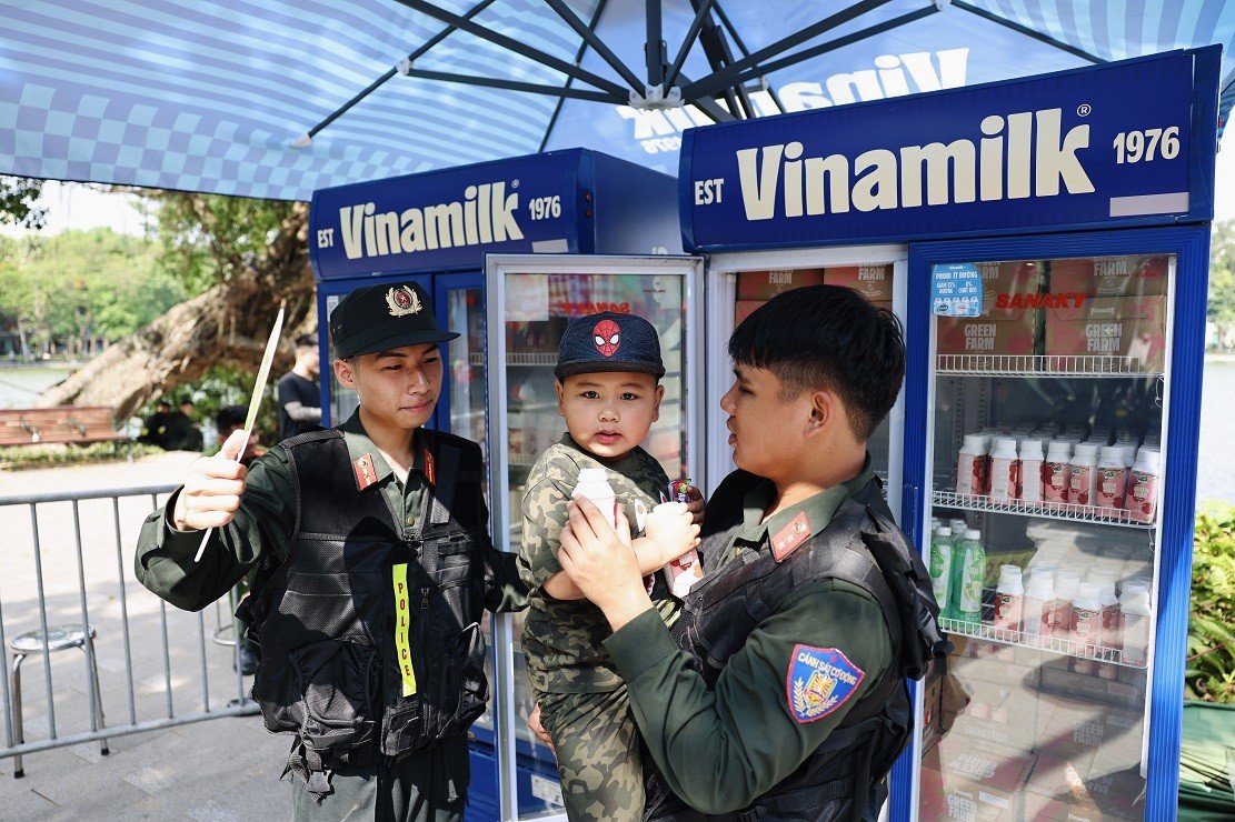 01-1780273518-40000-san-pham-dinh-duong-vinamilk-tiep-suc-chuong-trinh-to-quoc-binh-yen