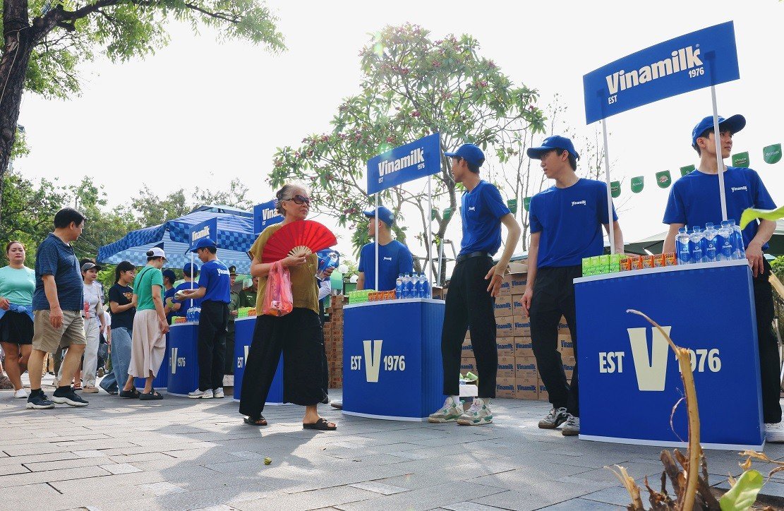 01-1780273518-40000-san-pham-dinh-duong-vinamilk-tiep-suc-chuong-trinh-to-quoc-binh-yen