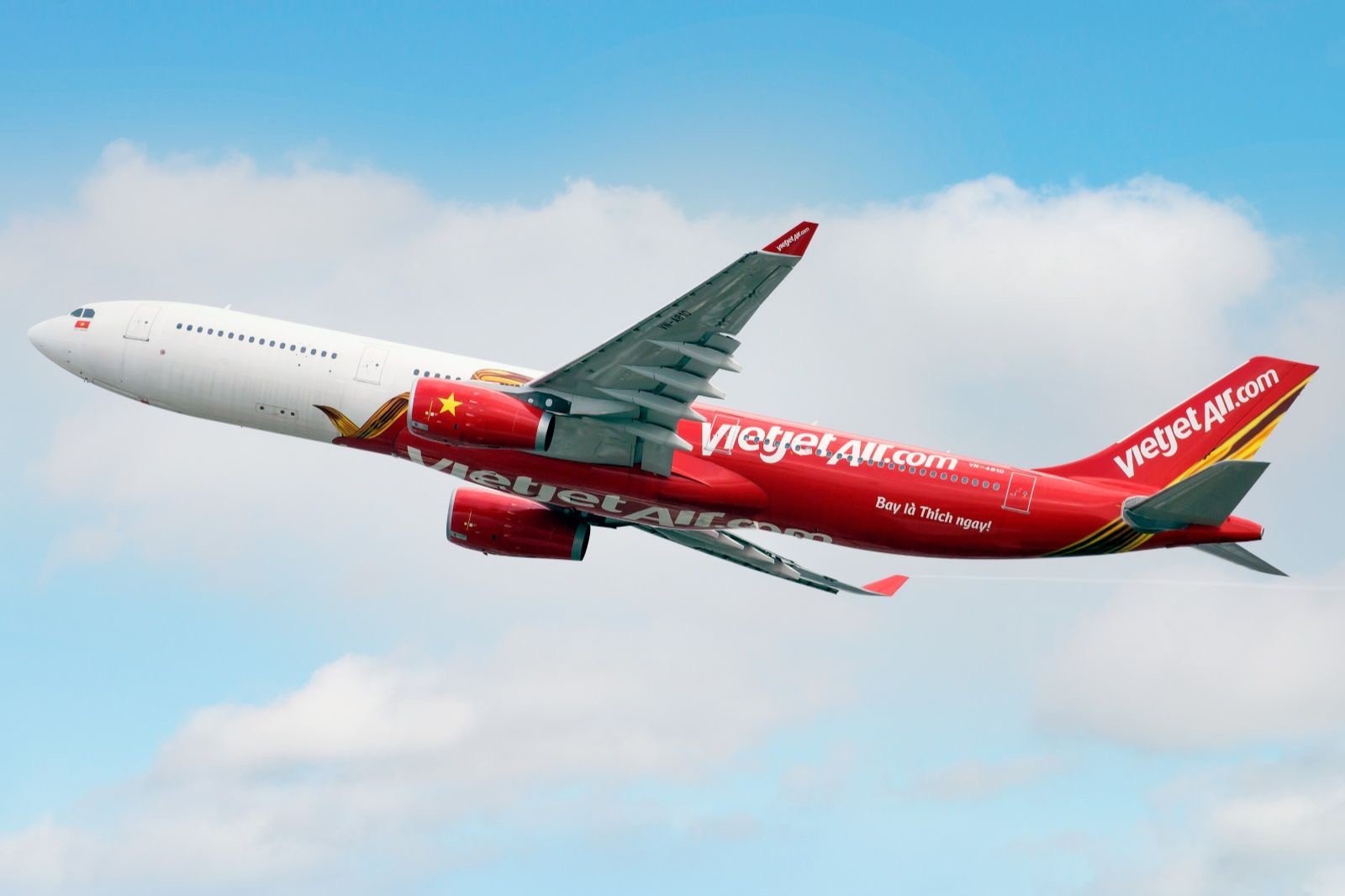 01-1780273928-chao-chau-au-vietjet-tung-12-trieu-ve-uu-dai-toan-mang-bay