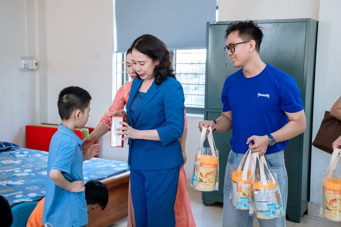 02-1780385420-vinamilk-cung-chung-tay-vi-mot-mua-he-hanh-phuc-an-toan-cho-tre-em-viet-nam