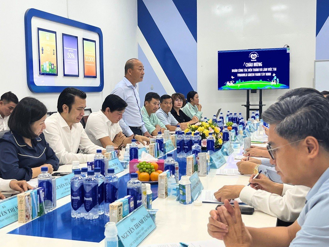 04-1780543462-tay-ninh-ung-ho-vinamilk-mo-rong-trang-trai-som-trien-khai-nha-may-che-bien-sua