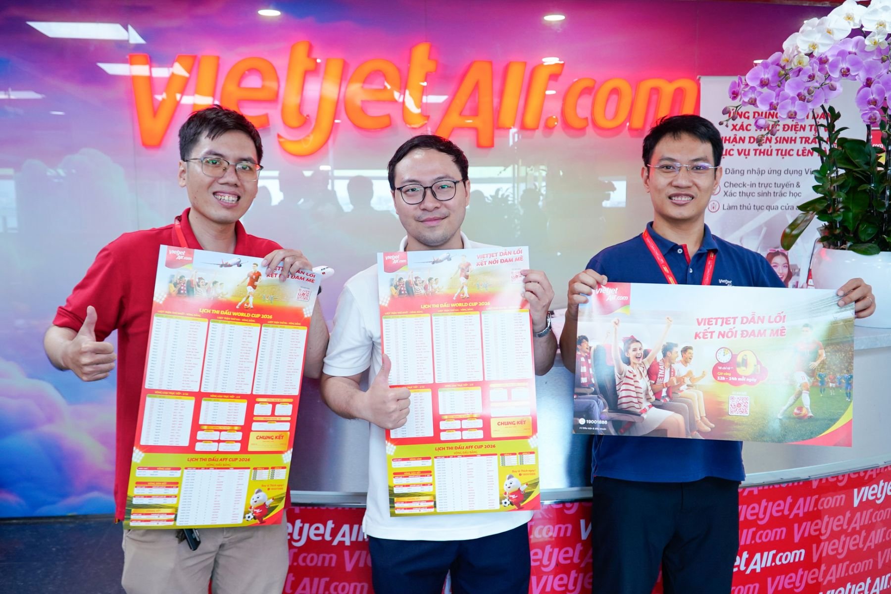 20-1781929394-bay-cung-vietjet-hoa-minh-vao-mua-le-hoi-bong-da-soi-dong-nhat-hanh-tinh