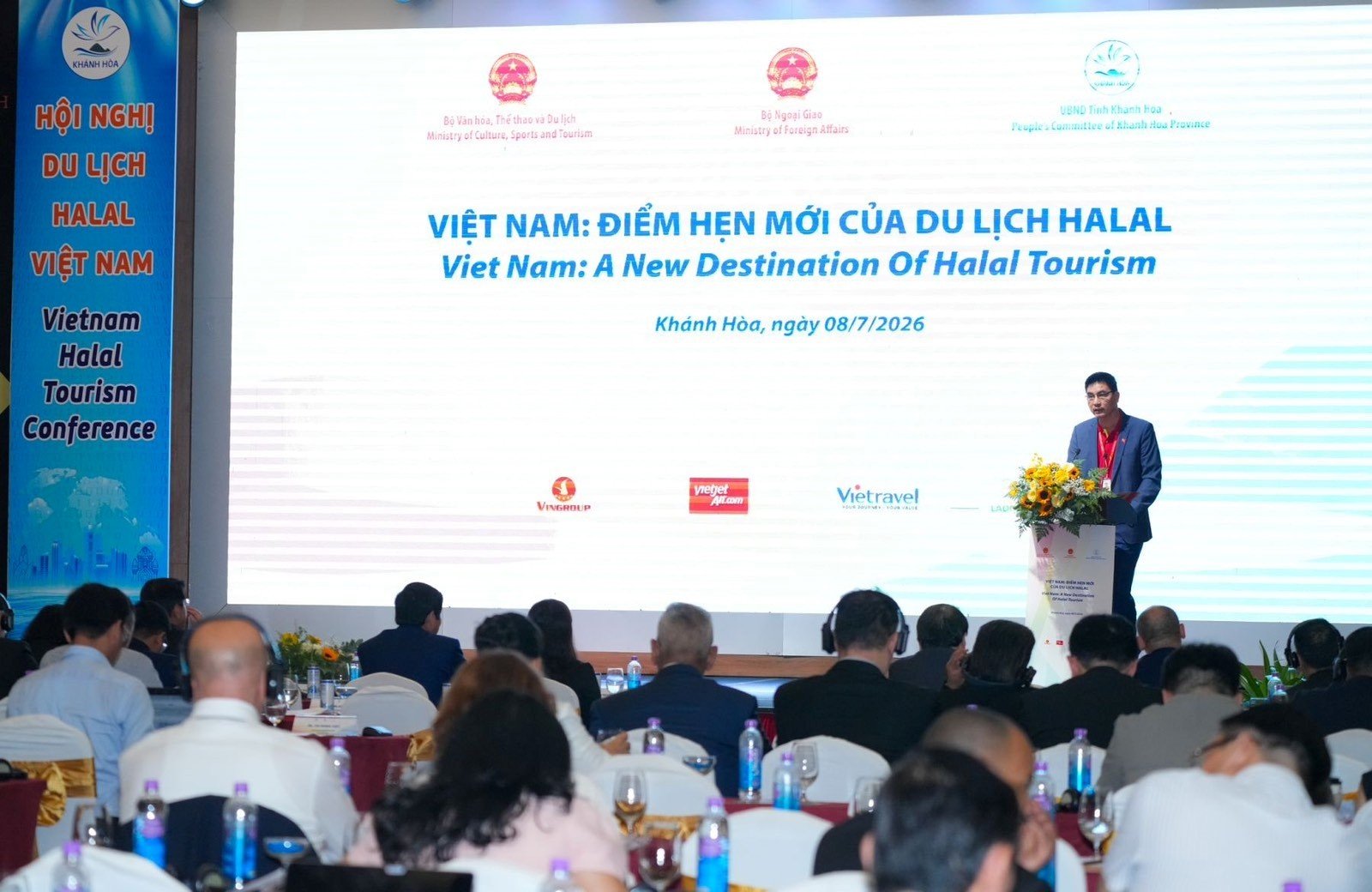 09-1783553234-mo-rong-mang-bay-va-dich-vu-than-thien-vietjet-huong-toi-thi-truong-halal-toan-cau