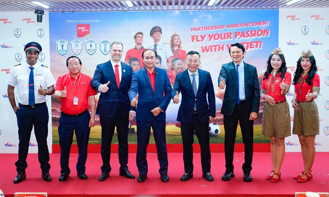 13-1783946561-vietjet-va-ngan-hang-so-vikki-tro-thanh-don-vi-dong-hanh-cung-asean-united-fc