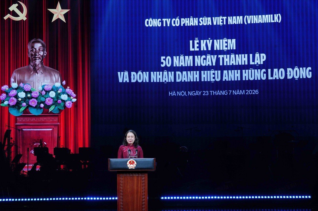 24-1784904219-tu-ba-nha-may-bo-hoang-den-top-1-thuong-hieu-sua-tiem-nang-nhat-the-gioi
