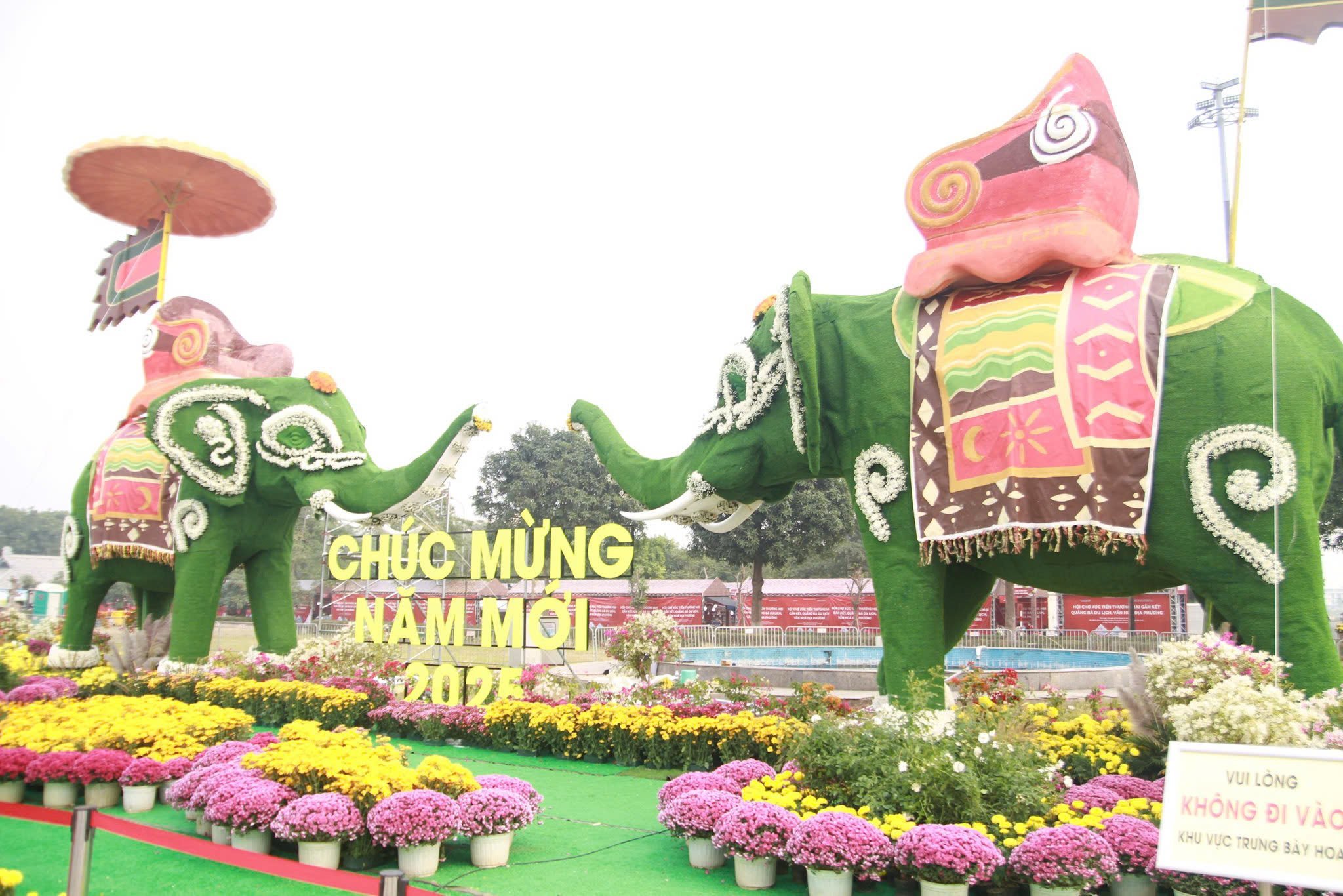 10-1786350534-bi-thu-xa-viet-facebook-nang-long-tri-an-nguoi-dan-truoc-khi-ve-pho