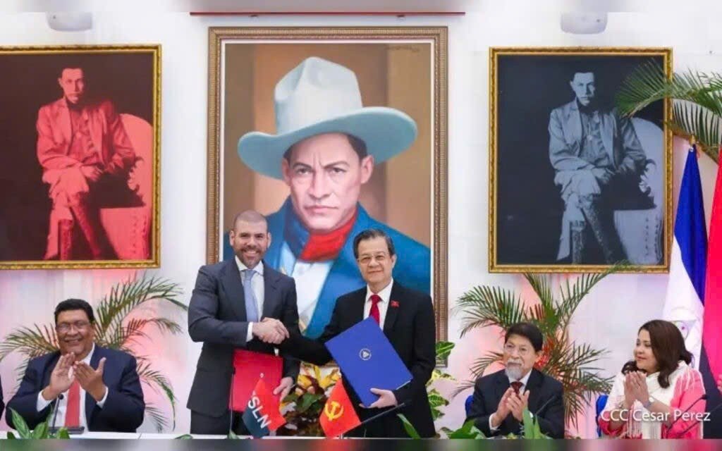 13-1786596919-dau-an-moi-trong-quan-he-giua-dang-cong-san-viet-nam-va-mat-tran-giai-phong-dan-toc-sandino
