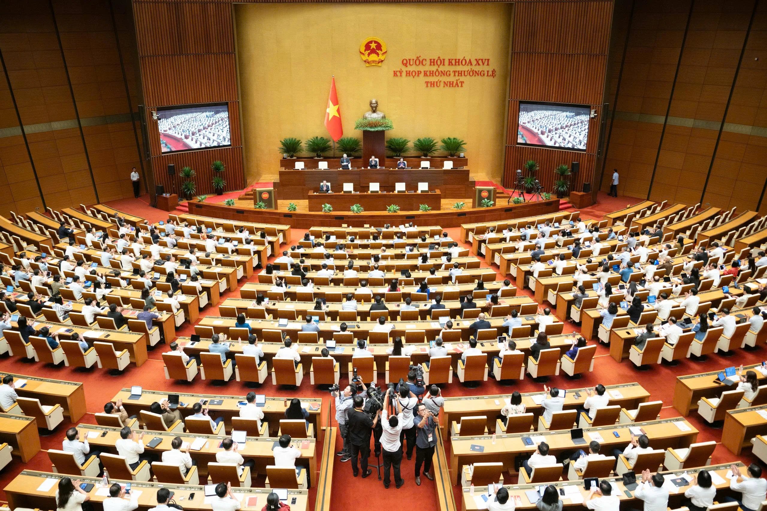 19-1787123644-quoc-hoi-xem-xet-sua-doi-nhieu-luat-quan-trong-ve-dat-dai-nha-o-bat-dong-san