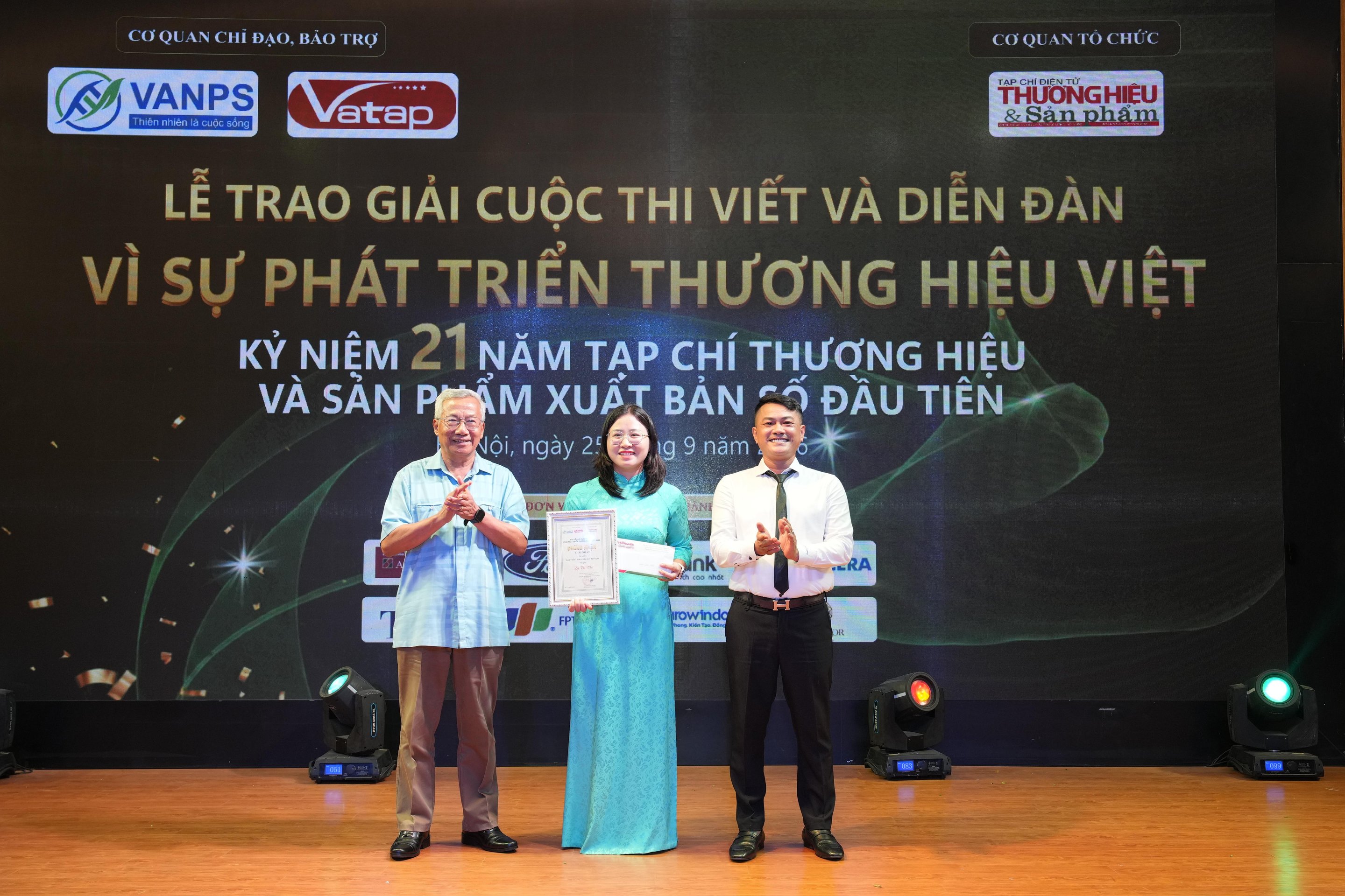 25-1790348985-thuong-hieu-viet-tu-gia-tri-ban-dia-den-khat-vong-vuon-xa