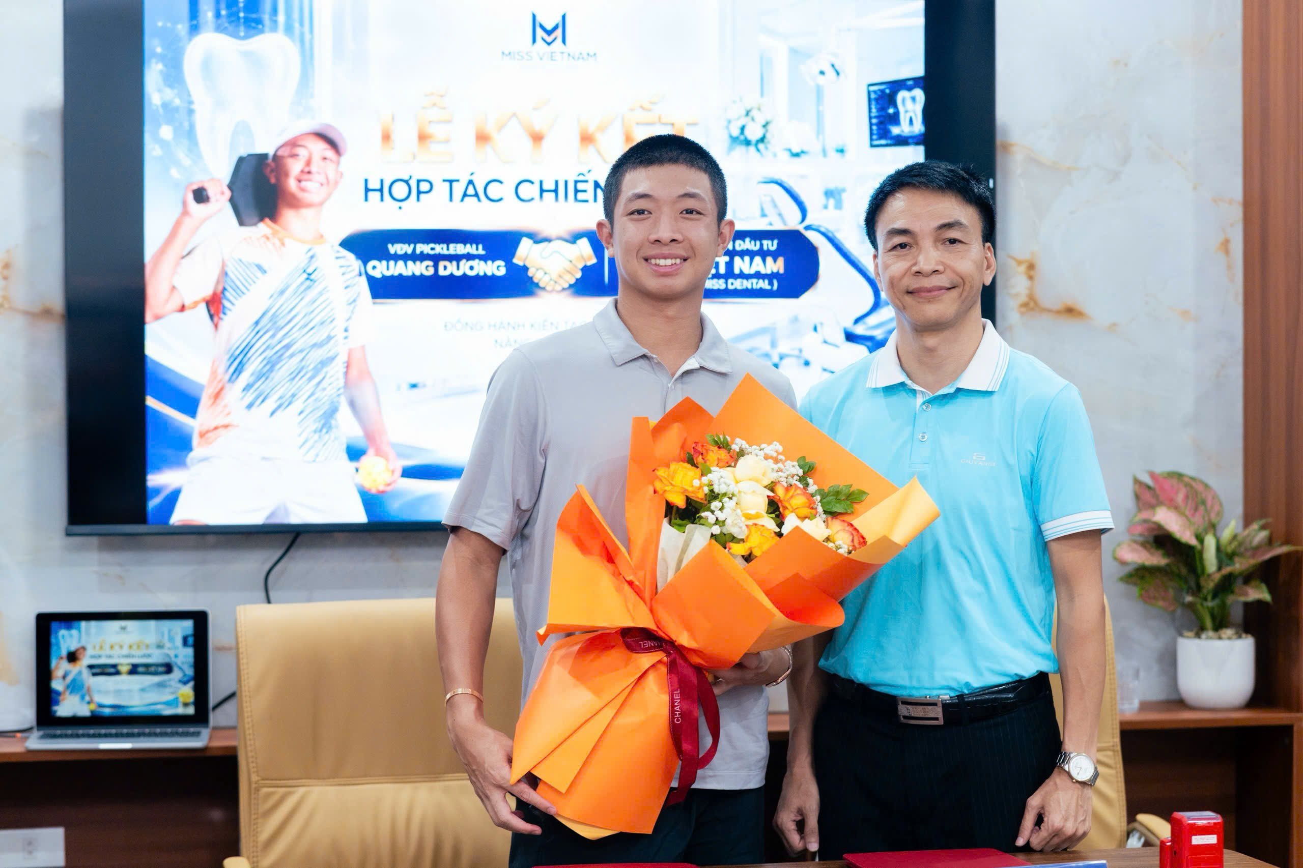 26-1790420657-miss-dental-va-cu-bat-tay-chien-luoc-voi-tay-vot-quang-duong-dua-nu-cuoi-viet-vuon-tam-quoc-te