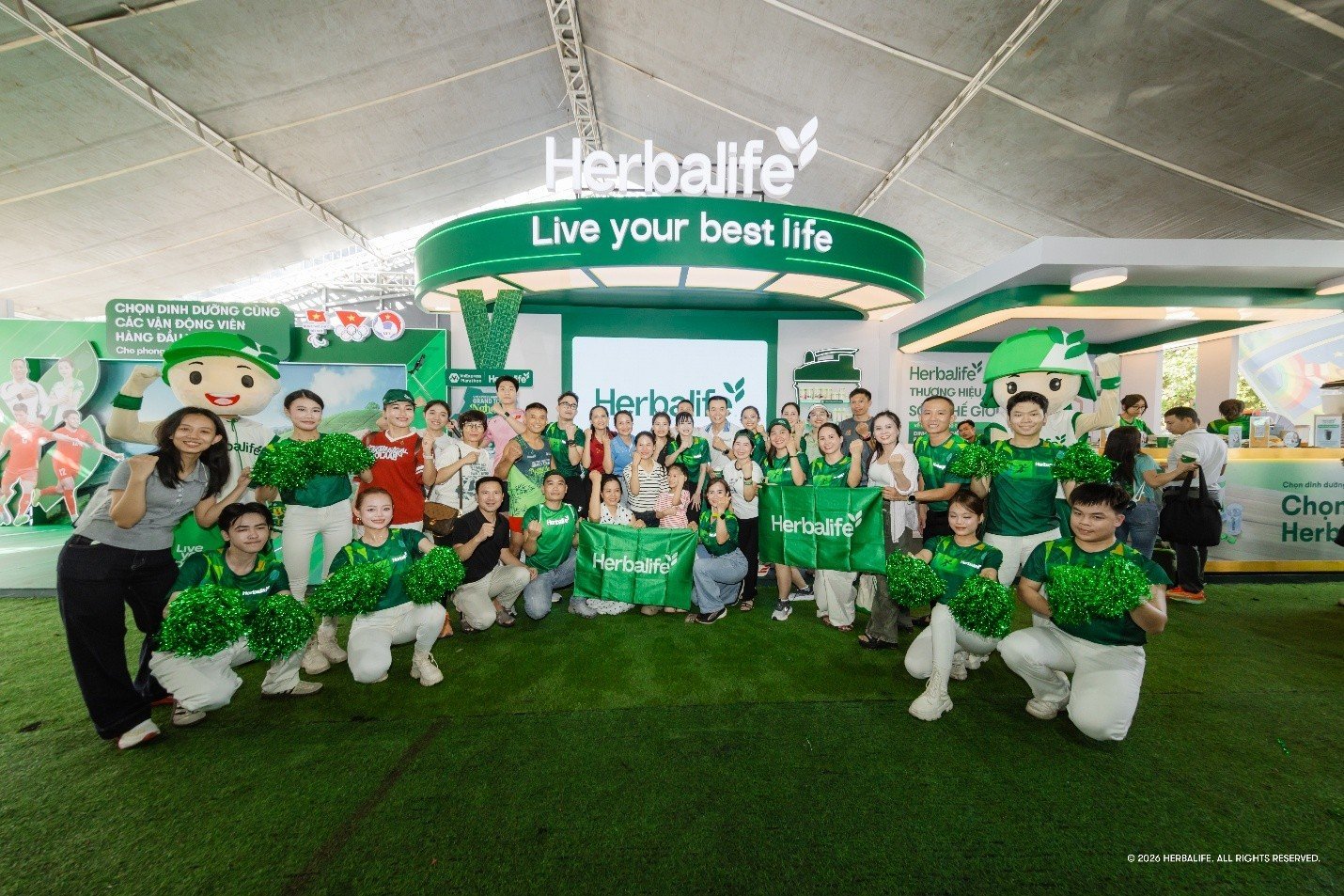 28-1790579304-herbalife-viet-nam-dong-hanh-cung-vnexpress-marathon-grand-tour-nghe-an-2026
