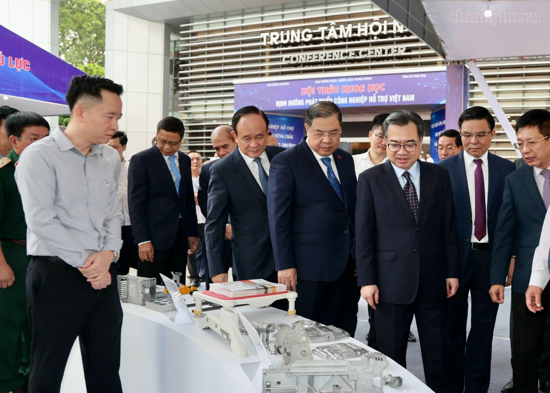 30-1790746850-tim-giai-phap-dot-pha-phat-trien-cong-nghiep-ho-tro-viet-nam