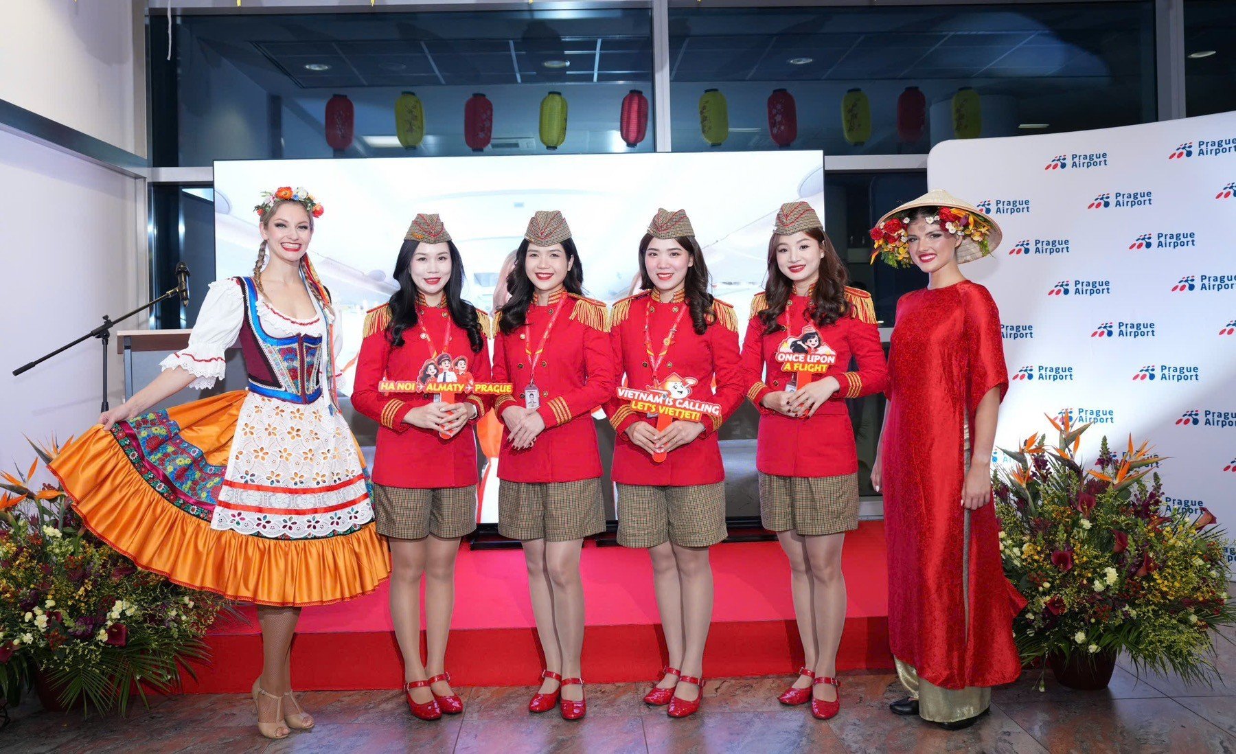 11-1791714270-vietjet-khai-truong-loat-duong-bay-ha-noi-almaty-ha-noi-praha-va-almaty-praha-tang-cuong-ket-noi-a-au