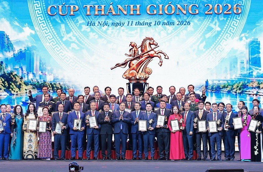 14-1791955200-pho-chu-tich-tt-group-do-vinh-quang-duoc-vinh-danh-doanh-nhan-viet-nam-tieu-bieu-cup-thanh-giong-2026