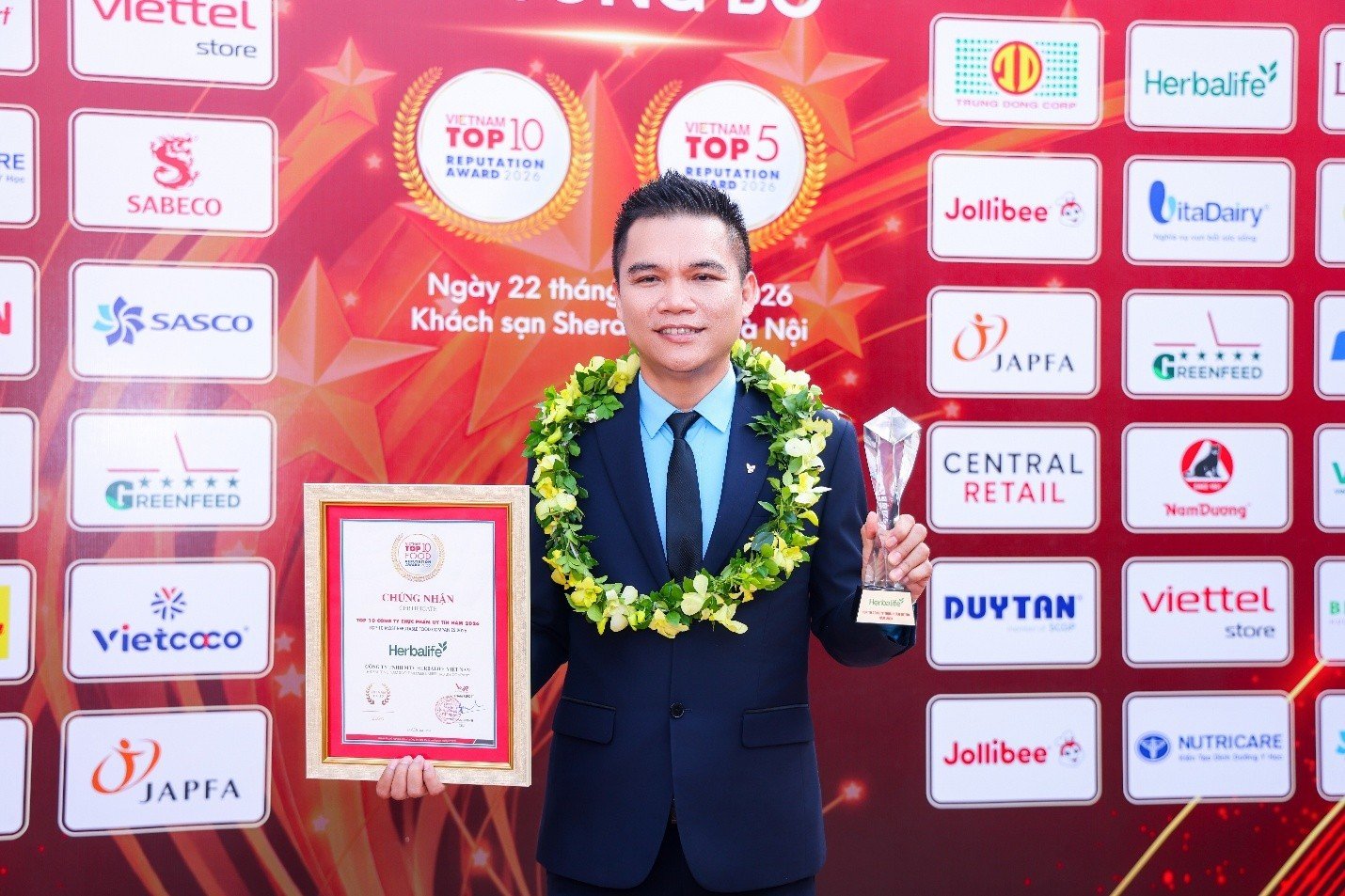 25-1792914860-herbalife-viet-nam-1enhan-giai-thuong-top-10-cong-ty-thuc-pham-uy-tin-nam-thu-6-lien-tiep