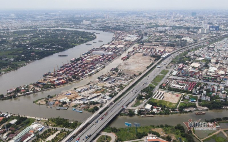 Cảng Trường Thọ, Long Bình, Cát Lái là 3 nơi quan trọng tập kết và vận chuyển hàng hoá từ thành phố Thủ Đức đi các nơi