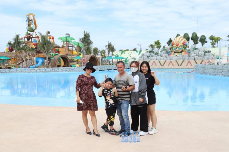 Công viên giải trí Tropicana Park đầu tiên tại khu vực Hồ Tràm có quy mô khoảng 17 ha thu hút nhiều gia đình đến tham quan trong hành trình trải nghiệm.
