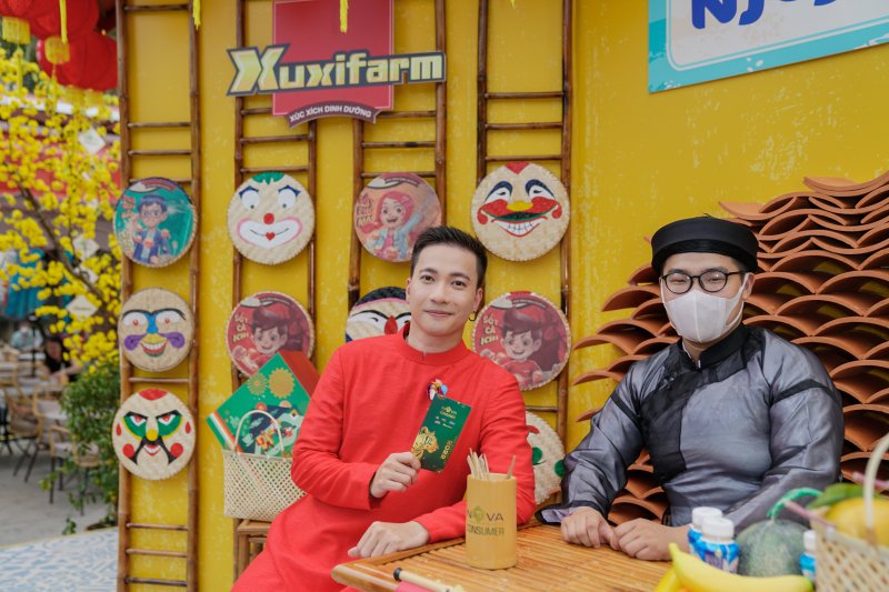 Chùm ảnh trải không khí tết rộn ràng tại Hội Hoa Xuân Novaland Gallery