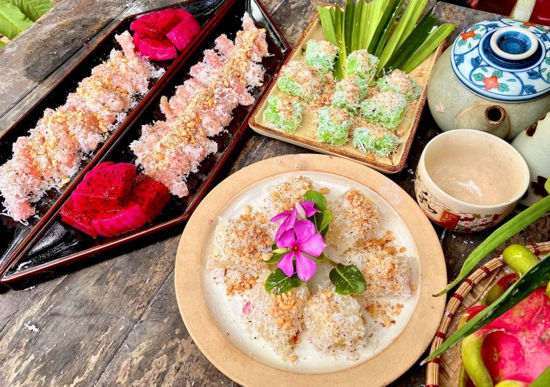Hương vị bánh Tằm được chế biến bởi bàn tay khéo léo của diễn viên trong Cuộc Sống Dân Dã