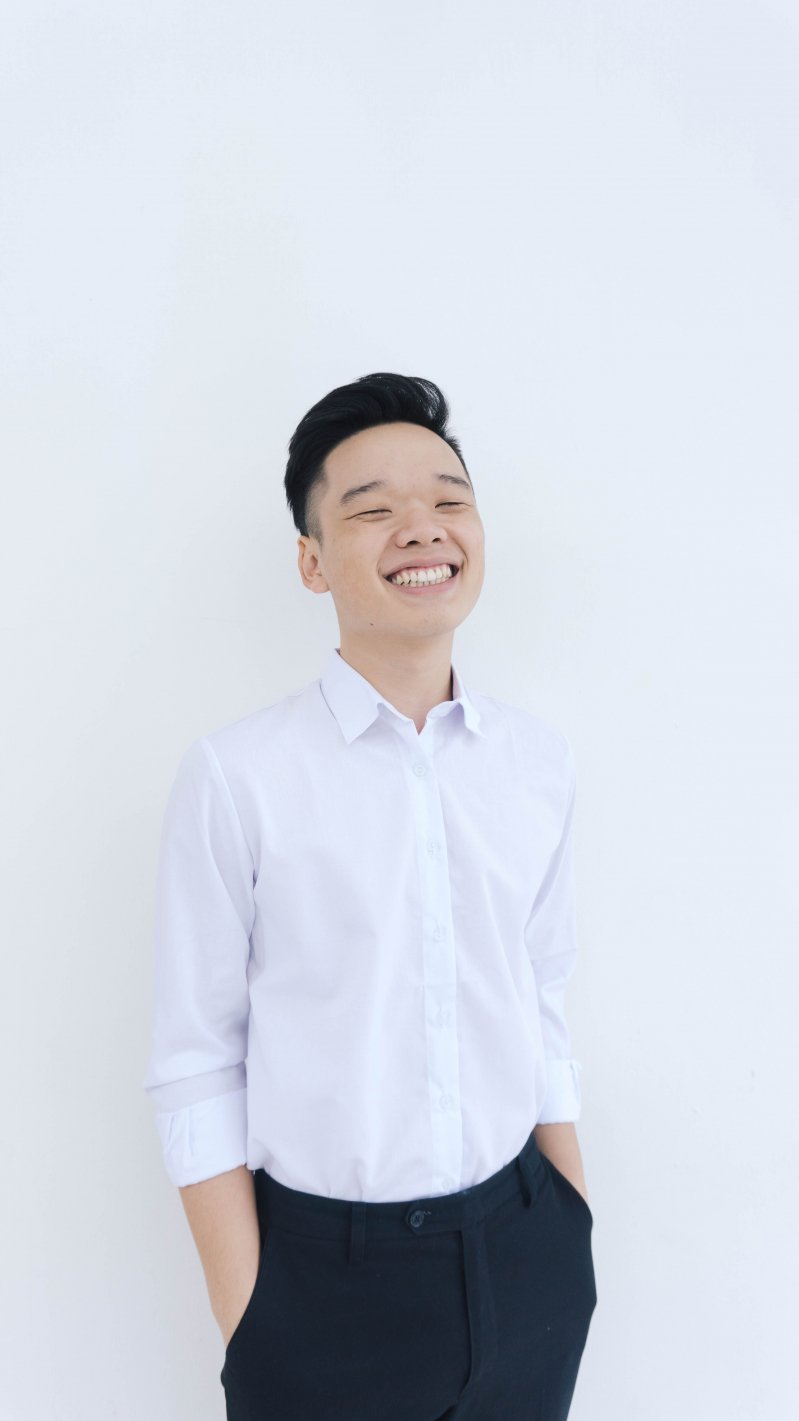 Gương mặt dễ mến, tính cách thân thiện cũng giúp anh chàng ghi điểm với mọi người
