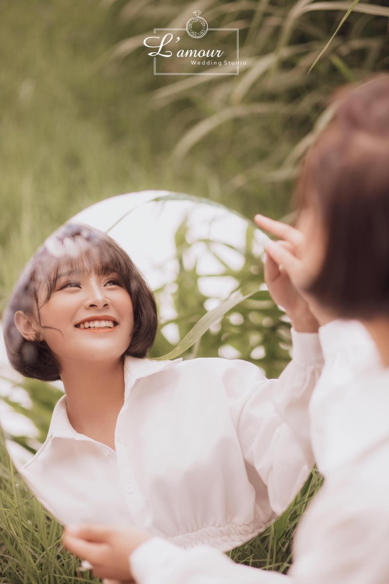 Ngọc Anh tiết lộ thời gian viết lời cho một ca khúc mất khoảng 1 ngày, còn thời gian để quay mỗi video là cả một buổi 4-5 tiếng.