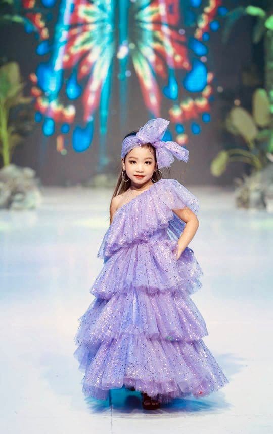 Trước đó, Trâm Anh từng vượt qua hơn 100 thí sinh lớn tuổi hơn để giành giải Ba bộ môn dance tại một cuộc thi ở địa phương