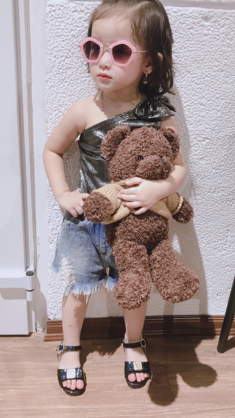 Cô bé HanNa có gu thời trang sành điệu