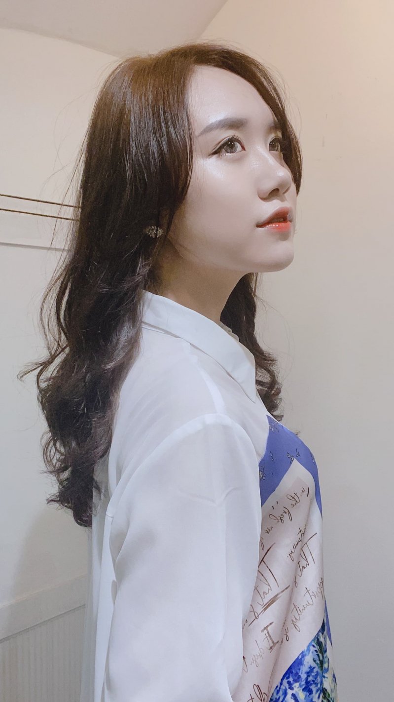 Đào Phương Anh ngoài đời là một cô nàng theo đuổi phong cách nữ tính, trẻ trung đúng lứa tuổi.