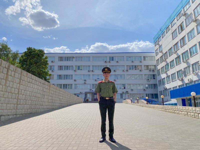 Vì Minh Đức chuẩn bị bước vào năm nhất chuyên ngành Giám định tư pháp tại Đại học Tổng hợp Mát-xcơ-va Bộ Nội vụ Liên bang Nga mang tên V.A. Kikotia.