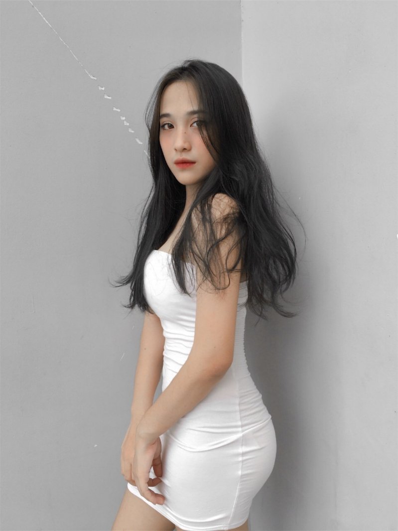 Xinh đẹp, nhảy giỏi, có tài ca hát, Trúc Ly là gương mặt nổi bật ở trường và trên mạng xã hội. Tuy nhiên, cô nàng vẫn luôn khiêm tốn và nỗ lực mỗi ngày để phát triển năng khiếu bản thân.