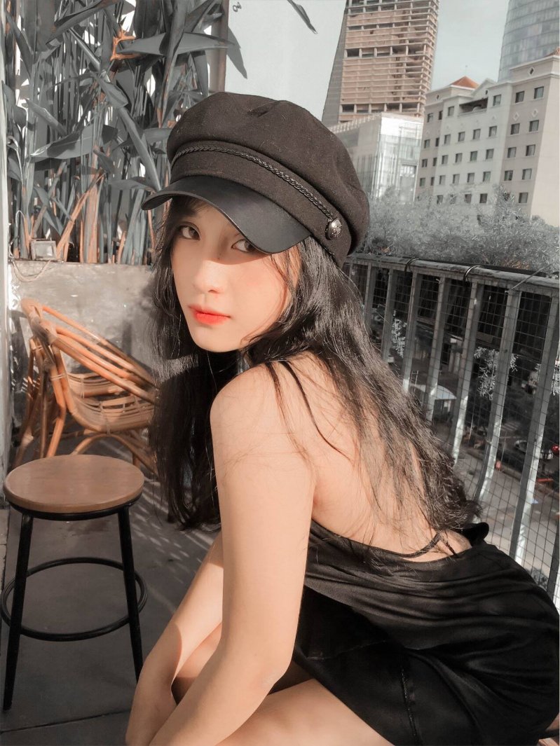 Đam mê nhảy nên phong cách của Trúc Ly hướng tới sự năng động, thoải mái nhưng không kém phần quyến rũ.