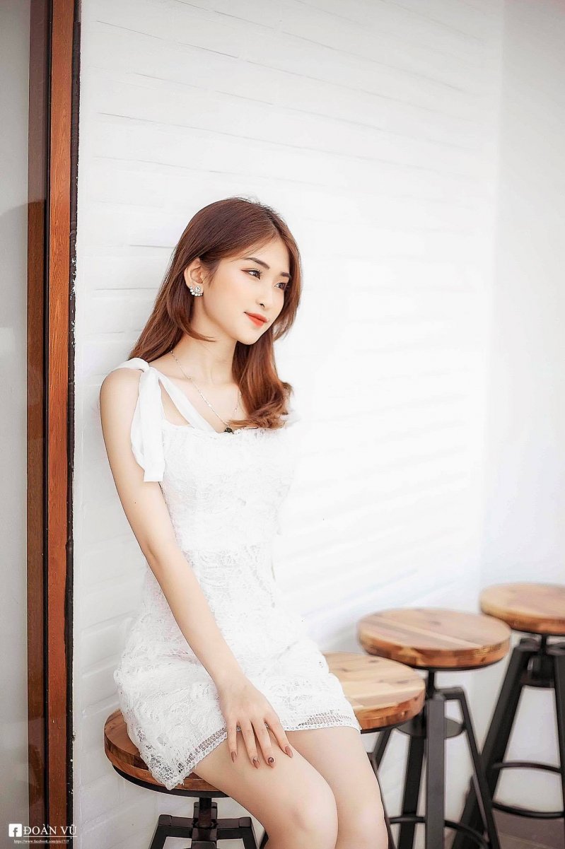 Ngọc Huyền được biết đến với vai trò người mẫu ảnh, idol livestream từ những năm còn học đại học.