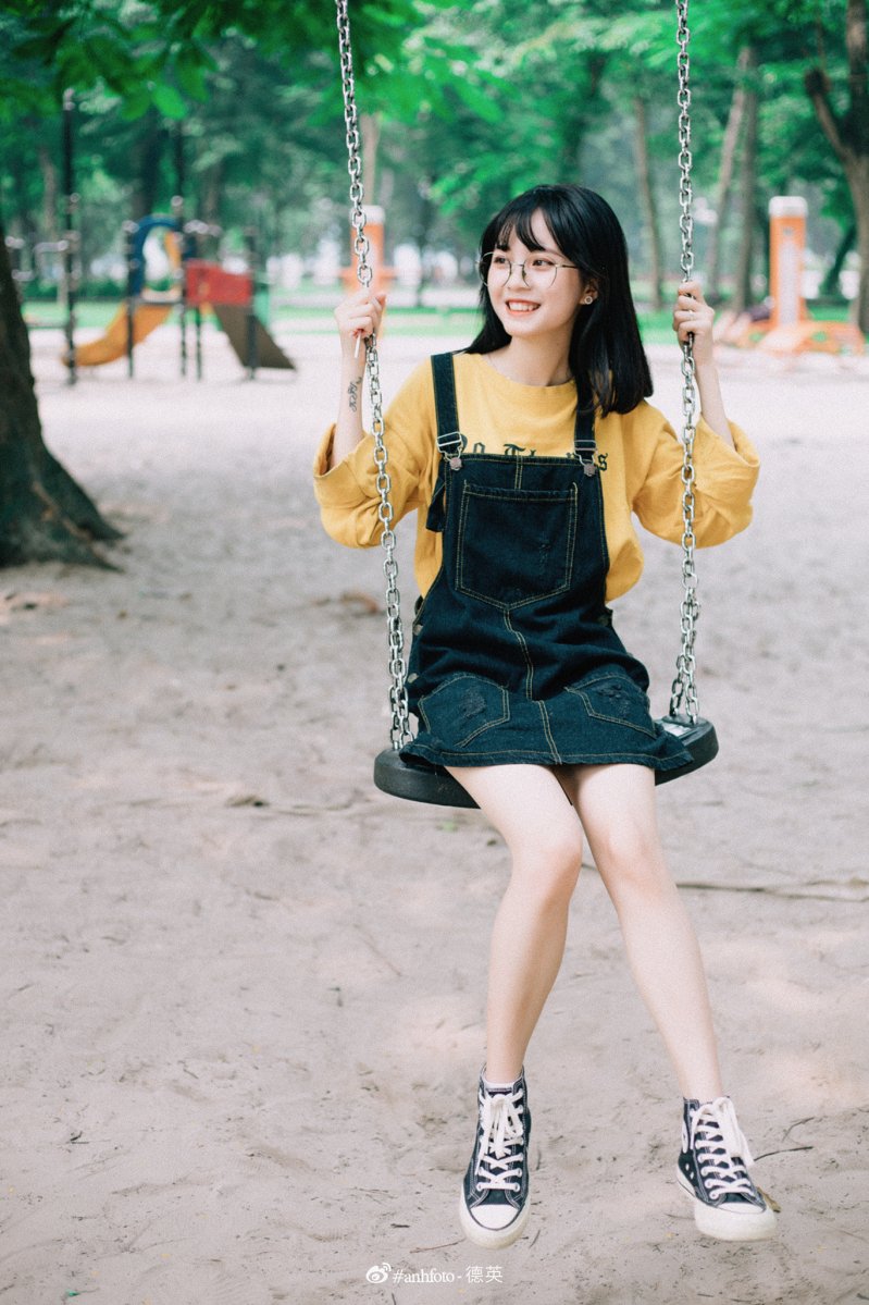 Bộ ảnh được Linh Chi được nhiếp ảnh gia Đỗ Đức Anh thực hiện tại công viên Thống Nhất.