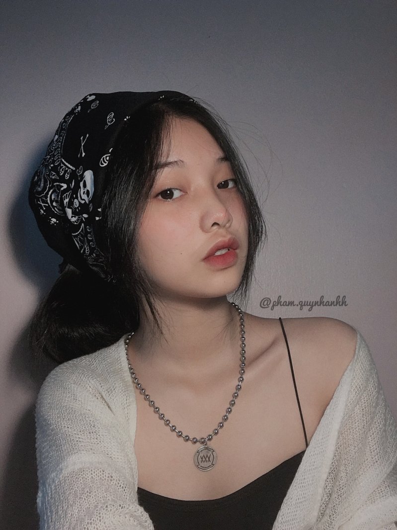 Sở hữu gương mặt khả ái, Quỳnh Anh được nhiều người khen ngợi về nhan sắc qua những bức ảnh cô đăng trên trang cá nhân.