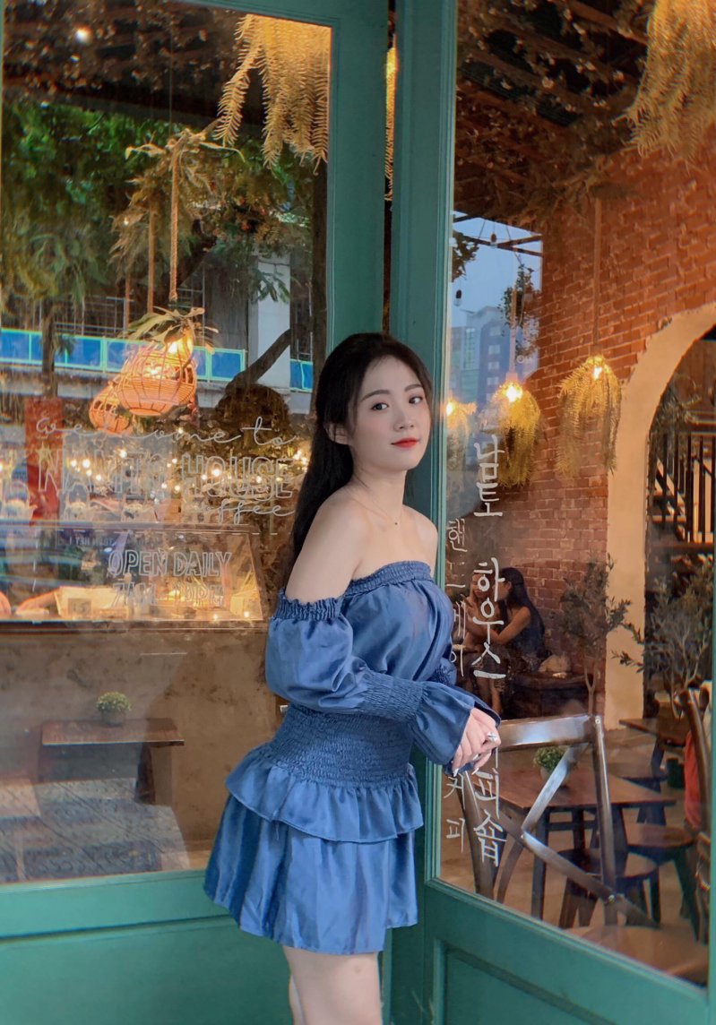 Nhờ nhan sắc xinh đẹp cùng độ nổi tiếng trên mạng xã hội, Bảo Khuyên trở thành người mẫu ảnh và một nàng KOL quen mặt với các nhãn hàng.