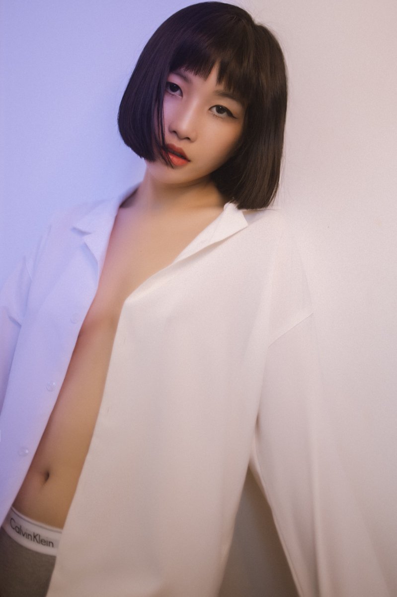 Cô nàng theo đuổi phong cách sexy cá tính.