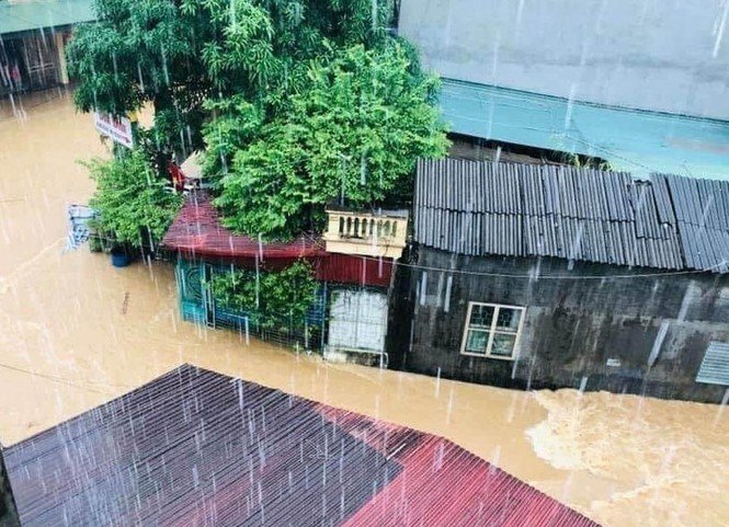 Mưa to, lũ ống đã làm hư hỏng nhiều công trình trên địa bàn tỉnh, đặc biệt là nhà máy thủy điện Thái An huyện Quản Bạ bị tê liệt hoàn toàn phải ngừng hoạt động.