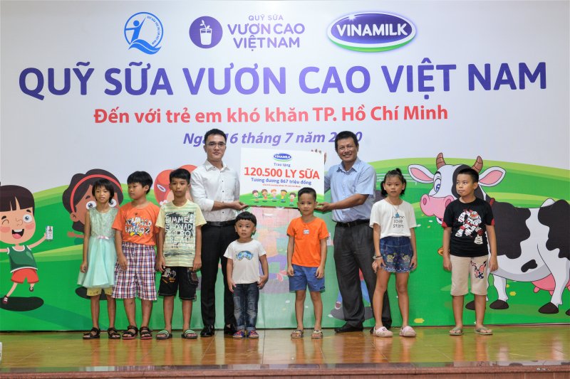 Đây cũng là 1 trong 10 trung tâm bảo trợ xã hội và các cơ sở nuôi dưỡng trẻ em mồ côi, khuyết tật, trẻ em có hoàn cảnh khó khăn của Tp.HCM được Quỹ sữa Vươn cao Việt Nam và công ty Vinamilk hỗ trợ sữa năm nay. Trong năm 2020, Quỹ sữa Vươn cao Việt Nam trao tổng cộng 1,7 triệu ly sữa cho trẻ em khó khăn, có hoàn cảnh đặc biệt ở 27 tỉnh thành trên cả nước với tổng giá trị hơn 12,5 tỷ đồng. Tính đến nay, Quỹ sữa đã trao tặng hơn 37 triệu ly sữa tương đương khoảng 163 tỷ đồng, giúp hơn 460 ngàn trẻ em khó khăn nhận được chăm sóc về dinh dưỡng tốt hơn, tạo tiền đề cho sự phát triển thể chất và trí tuệ toàn diện của các em trong tương lai.