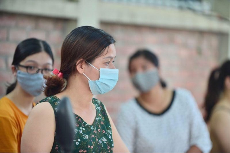 Theo Bà Nhung kỳ thi năm nay diễn ra muộn hơn do dịch COVID-19 thế nhưng bà bớt lo lắng hơn vì công tác tuyên truyền của cả nước đã làm rất tốt. Đặc biệt trong công tác chuẩn bị của nhà trường cũng như công tác hỗ trợ thi đều rất tốt.