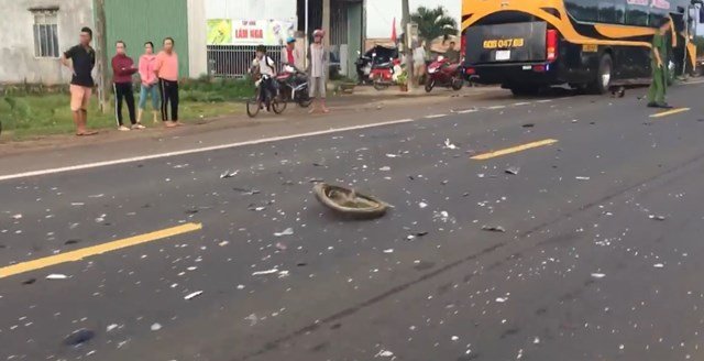 Va chạm với ô tô, người đàn ông 50 tuổi đi xe máy tử vong. (Ảnh minh họa)