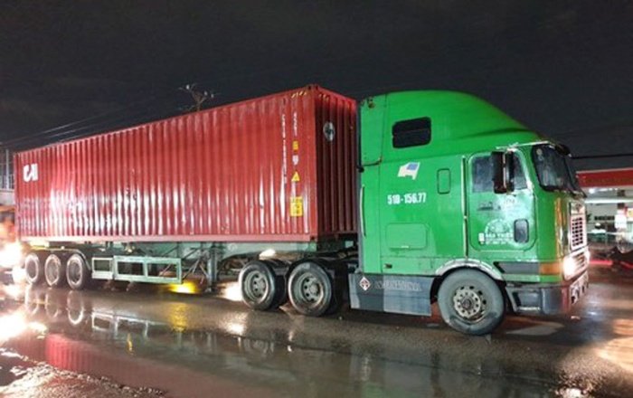 Đi thăm mẹ mới sinh, bé gái 3 tuổi bị xe container cán tử vong. (Ảnh: Baogiaothong)