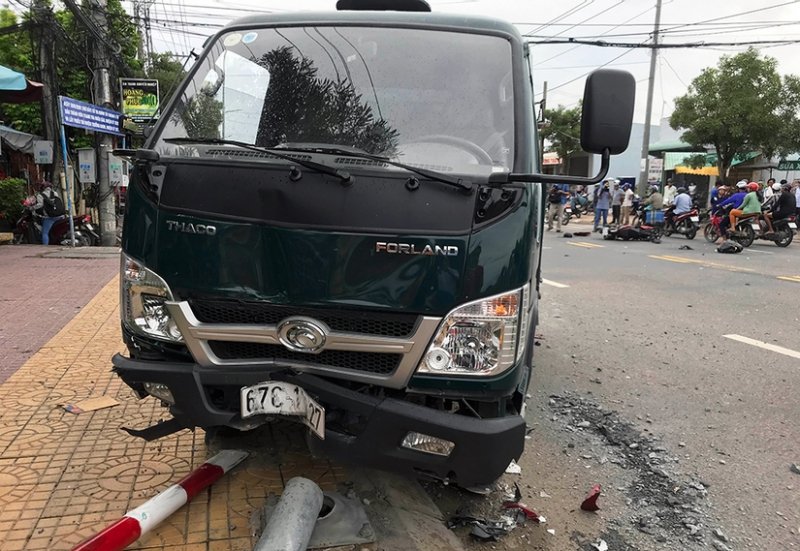 Đâm xe liên hoàn, một người tử vong tại An Giang. (Ảnh: Báo An Giang)