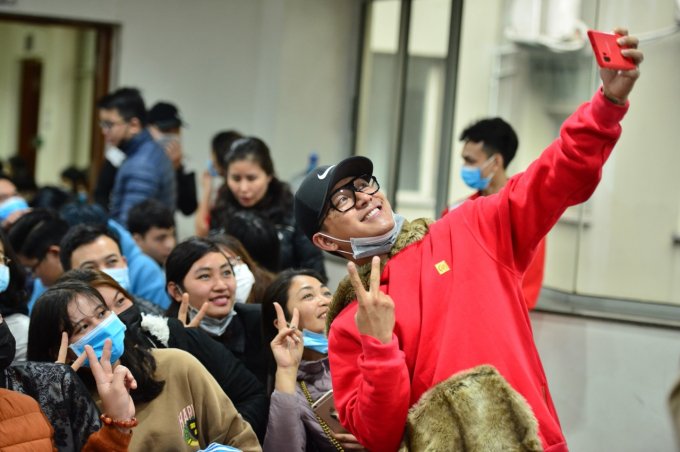 Không chỉ đi hiến máu, Tuấn Hưng còn kêu gọi đông đảo người hâm mộ, bạn bè cùng tham gia.