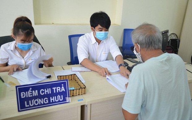 Cán bộ cấp xã già yếu được tăng trợ cấp. Hình minh họa