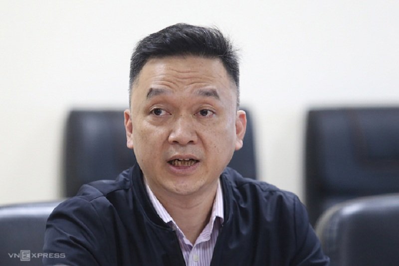 Thượng tá Hồ Anh Sơn, Bí thư Chi bộ, Phó Giám đốc Viện Nghiên cứu Y Dược học Quân sự, Chủ nhiệm đề tài trả lời báo chí trong vụ việc kit test Việt Á. (Ảnh: Vnexpress).